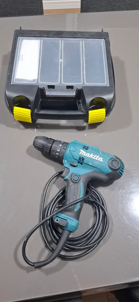 Makita HP0300 Impact Driver/Drill