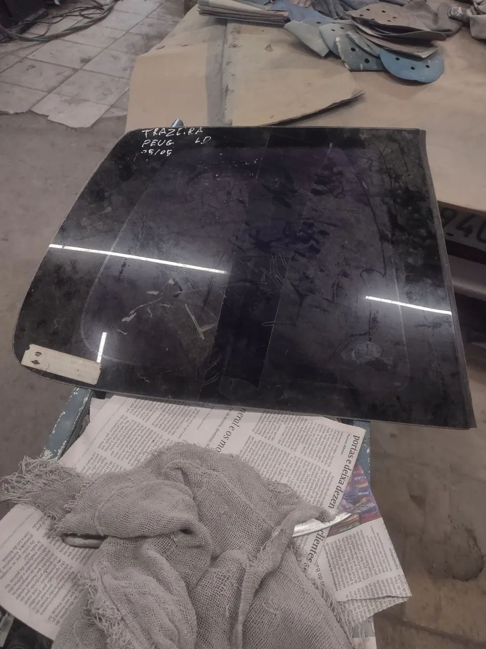 Vidro vigia escapade traseiro direito 