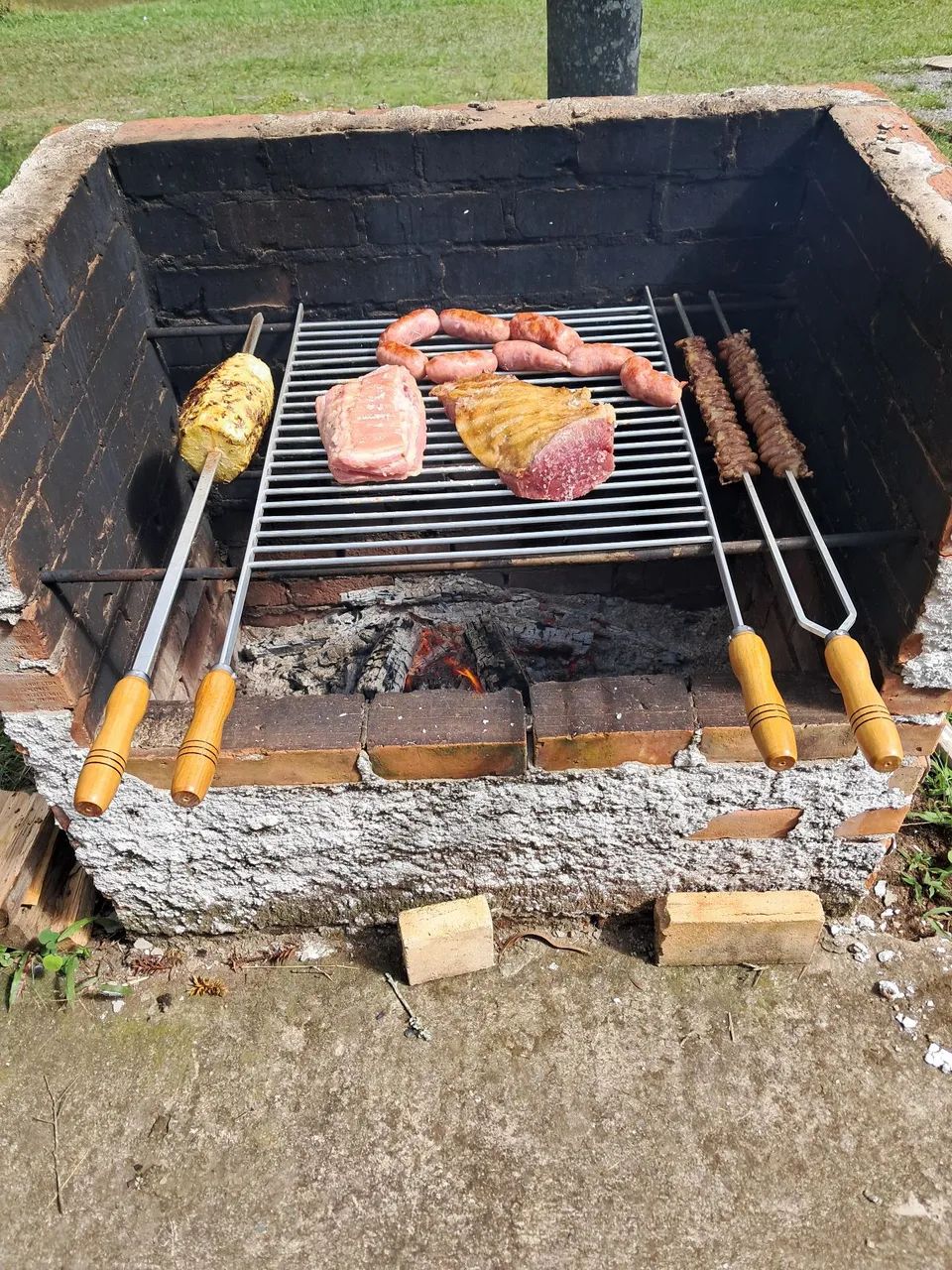 Espetos e Grelhas de alumínio WhatsApp *  - Foto 2