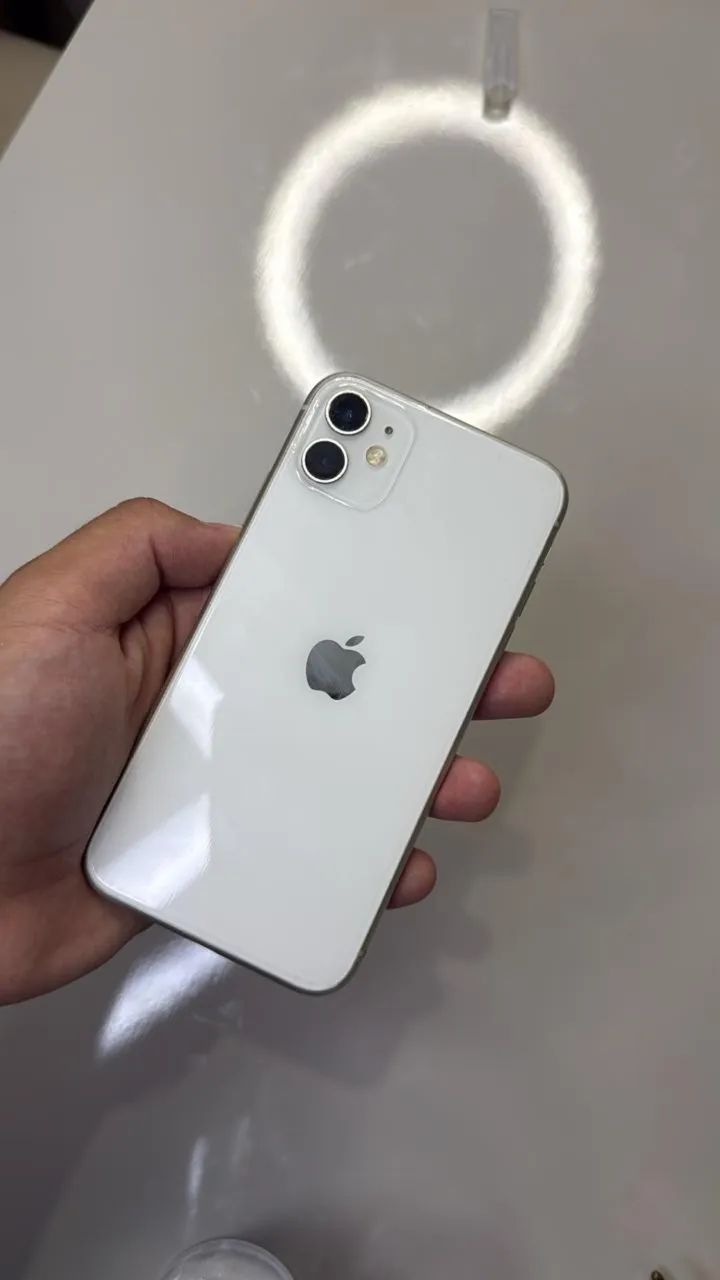 iPhone 11, 64gb, 75% bateria - Celulares e Smartphones - Bancários