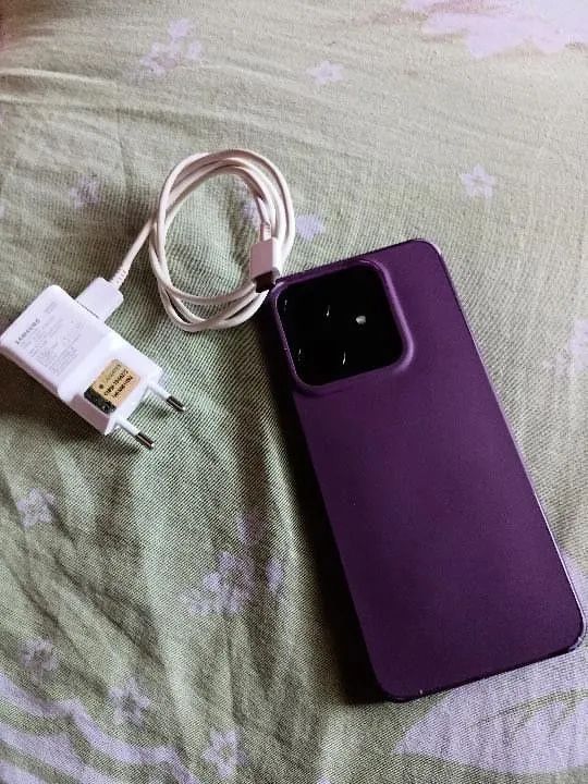 Vende-se celular com 8 meses de uso 400 mas informações *70 - Foto 3
