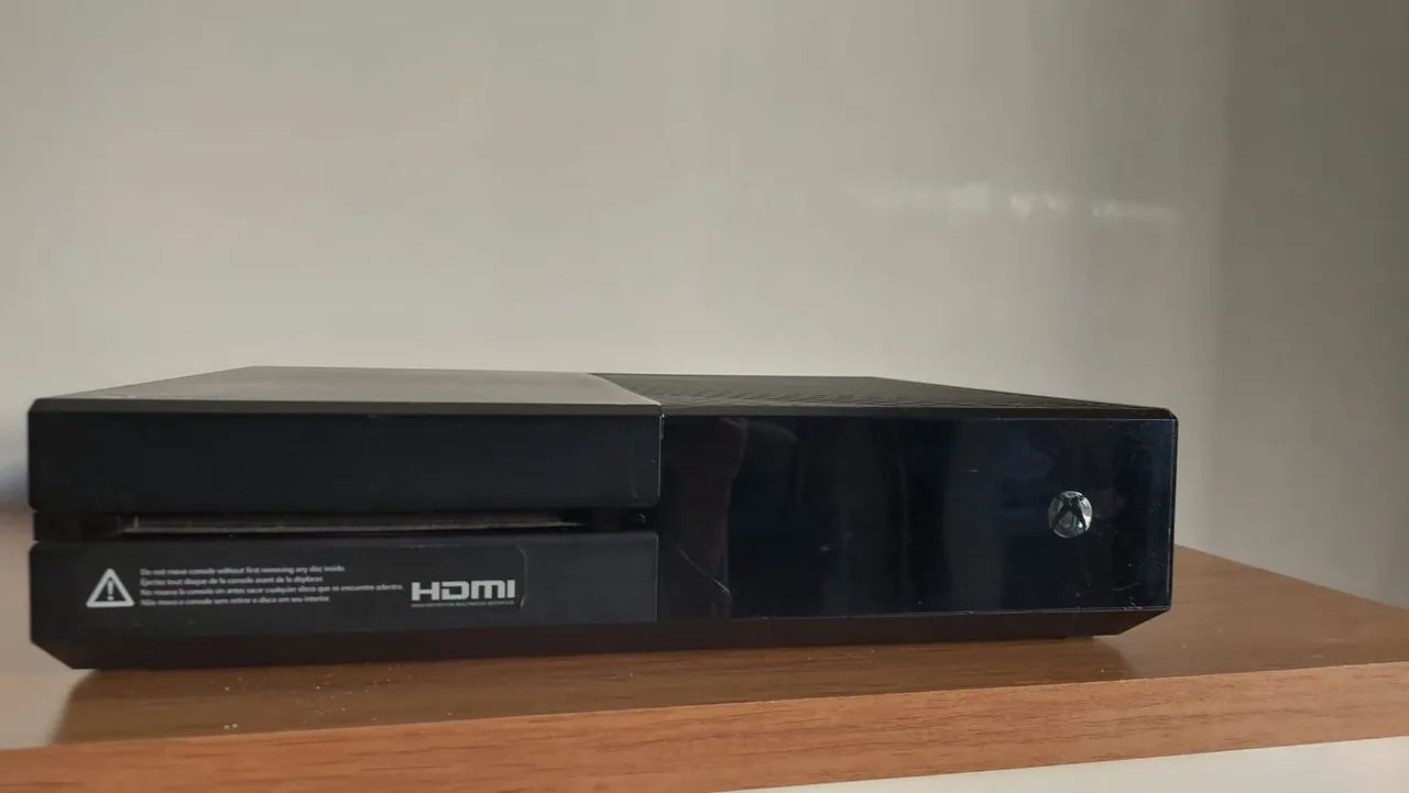XBOX ONE + Controle e fonte - Foto 2