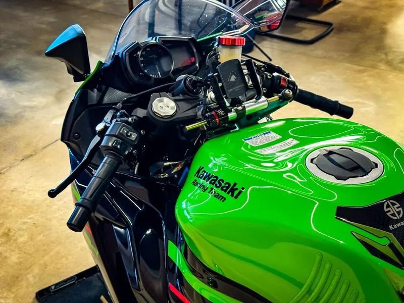 カメラなど みさき Marca: Kawasaki Modelo: Ninja ZX-11 Ano: 1993 Km