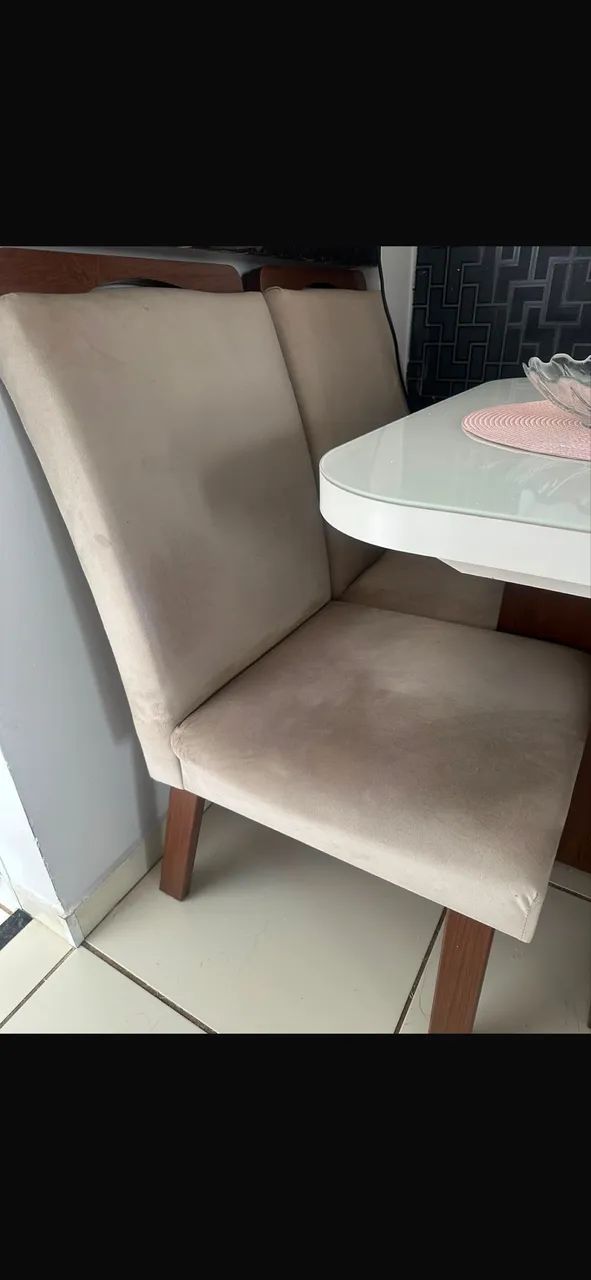 Vende-se mesa com 4 cadeiras  - Foto 3