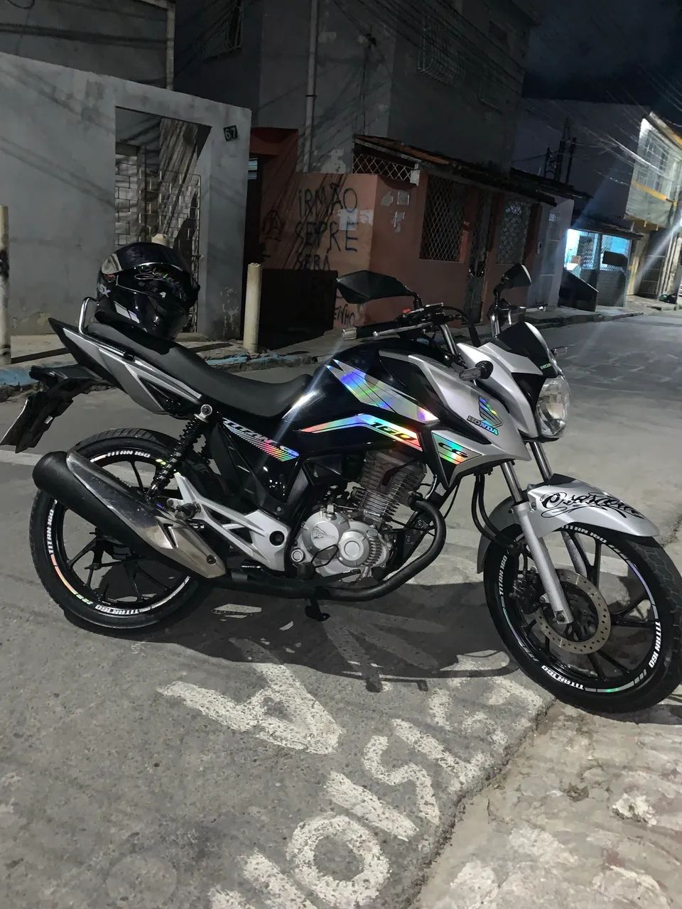 Vendo Titan 160 2016 toda conservada 