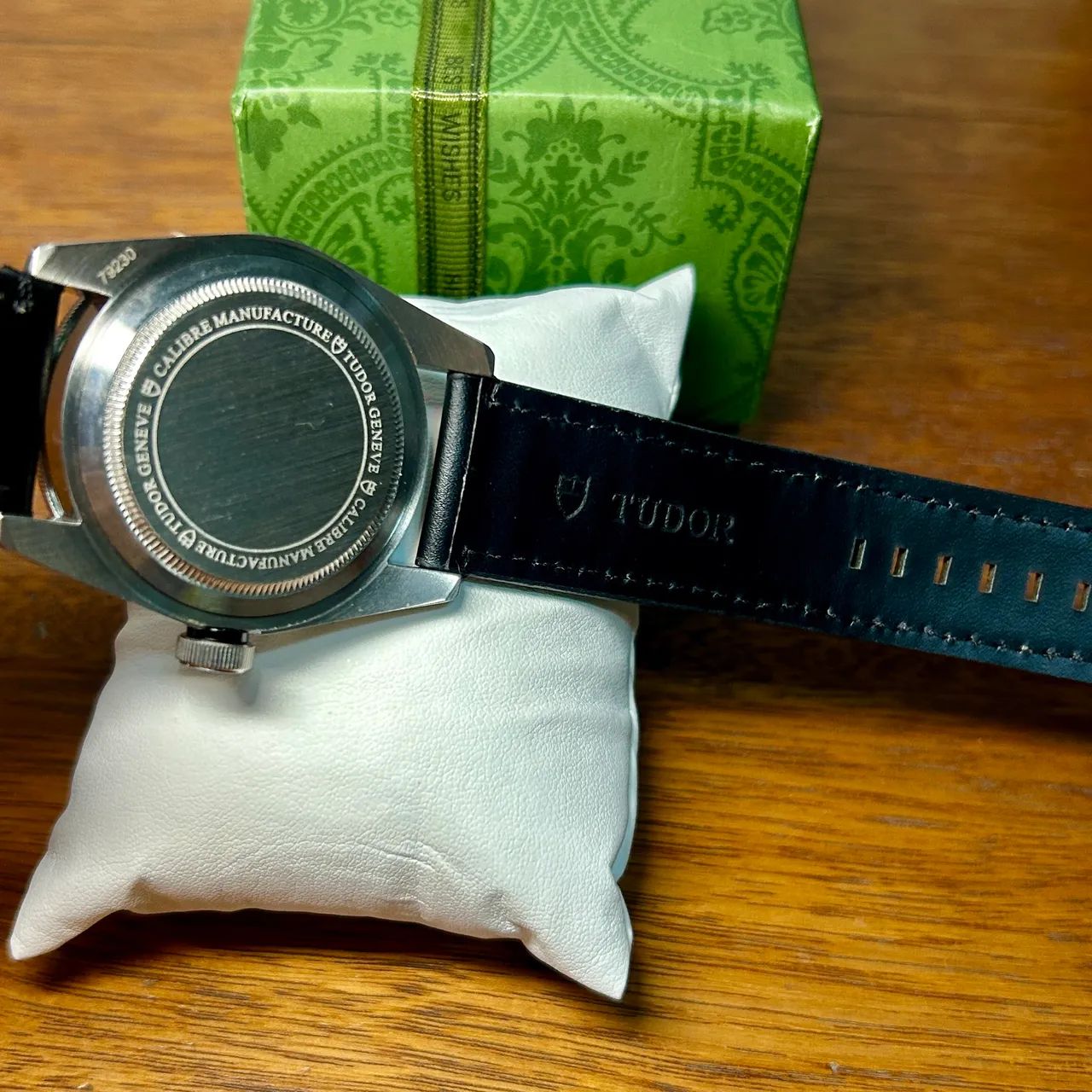 Relógio Tudor Geneve black bay Bezel vinho automático 41mm  - Foto 5