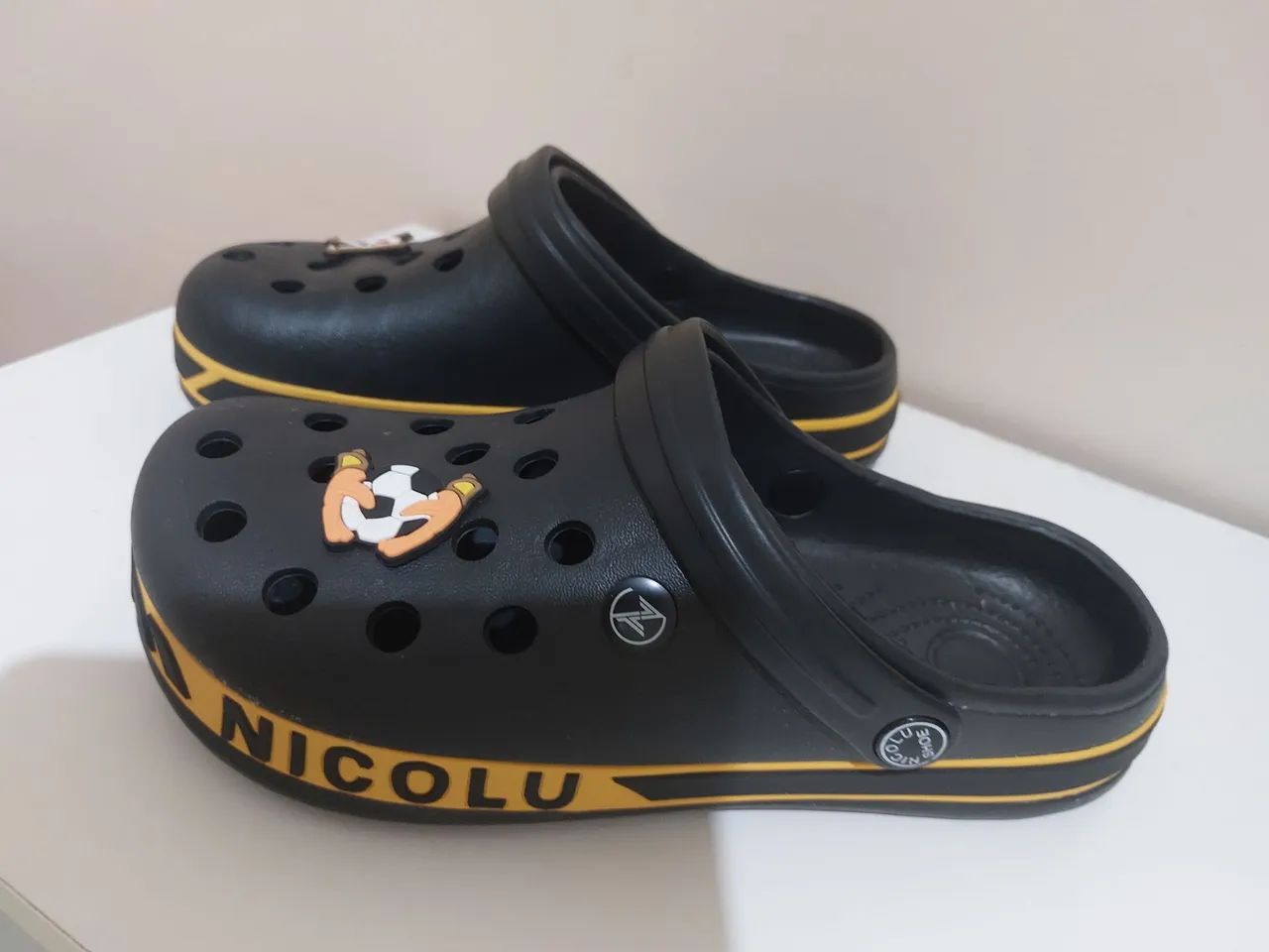 Vendo essas duas crosc novas, preta n 42 e  a bege n 38. - Foto 2