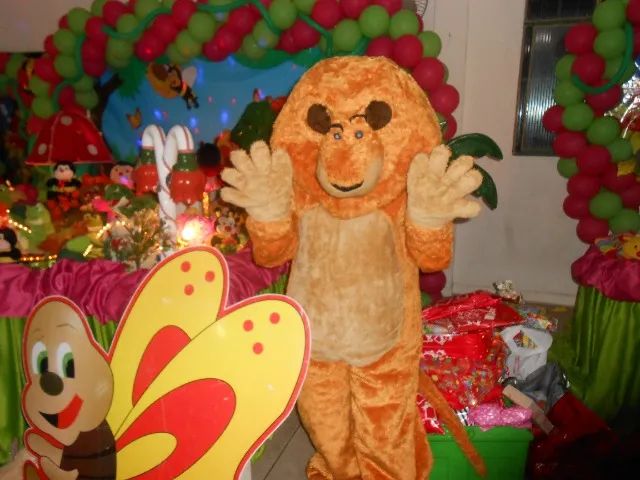 fantasia do leao e Elefante