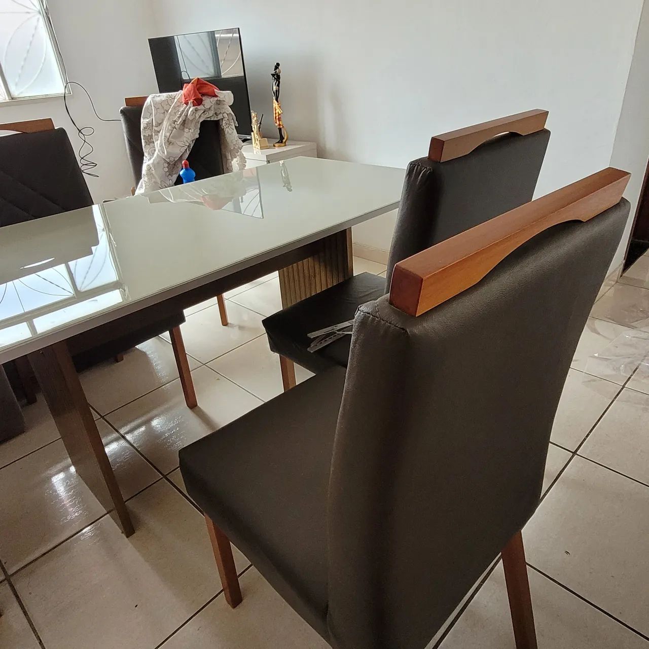 Mesa de vidro de 6 cadeiras - Foto 4