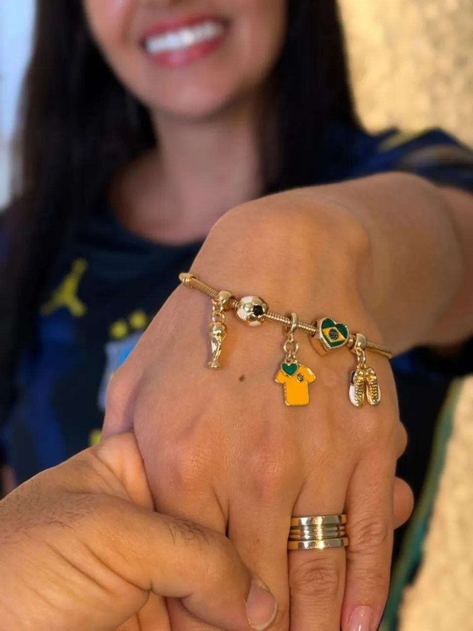 Pulseira em Moeda/Banhada/Envernizada Copa do Mundo com Berloques 