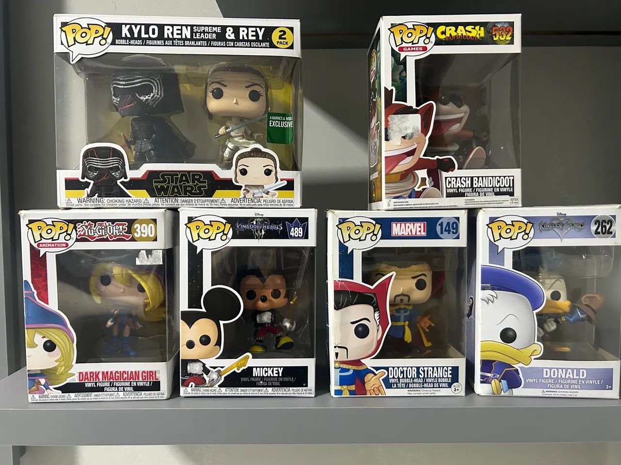 COLEÇÃO DE FUNKOS POP DE PERSONAGENS VARIADOS 