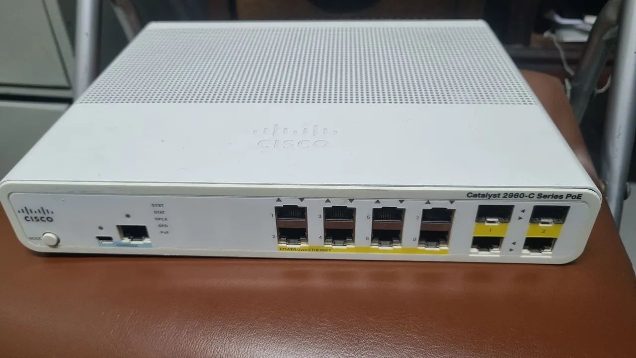 Switch Cisco Catalyst 2960-C (8 Portas Fast Ethernet + Upinks) - Seminovo / Testado