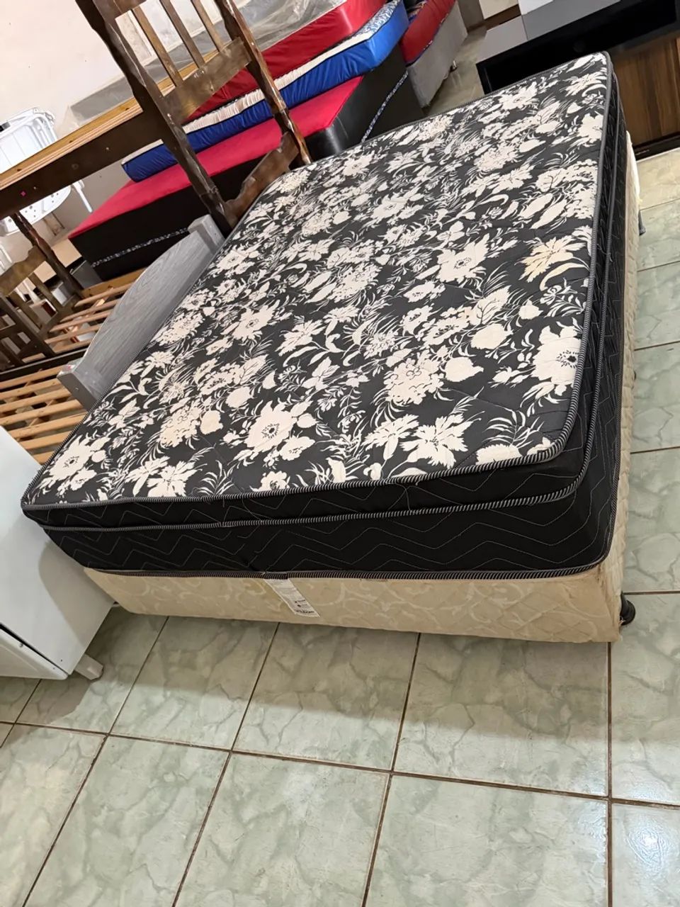 Cama de casal box + colchão de casal e base  - Foto 2