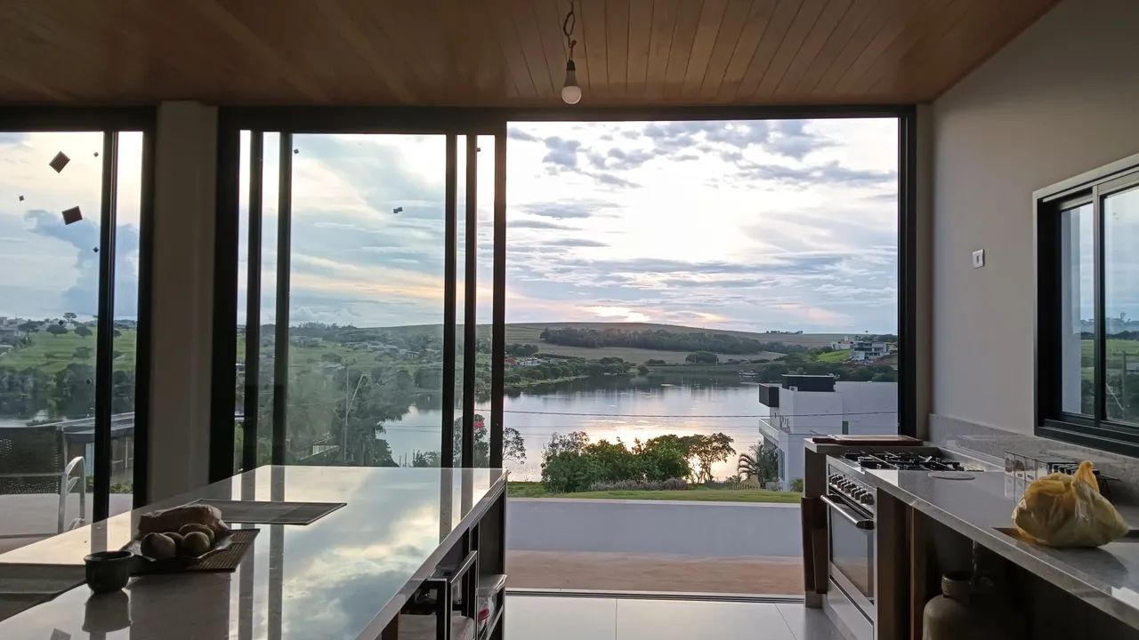 Casa com Vista para o lago 