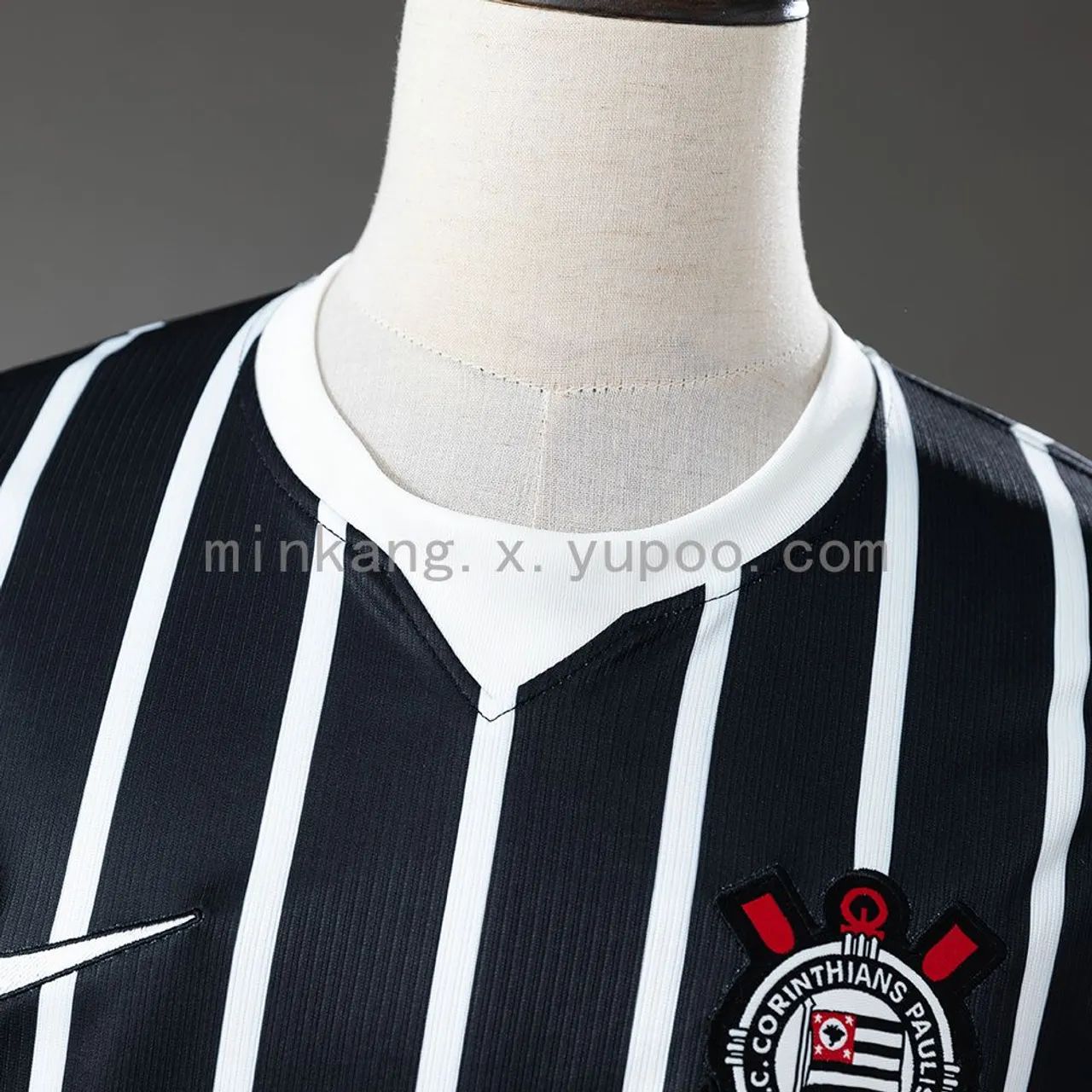 CAMISA CORINTHIANS LISTRADA PRETA E BRANCA - NOVA  - Foto 3