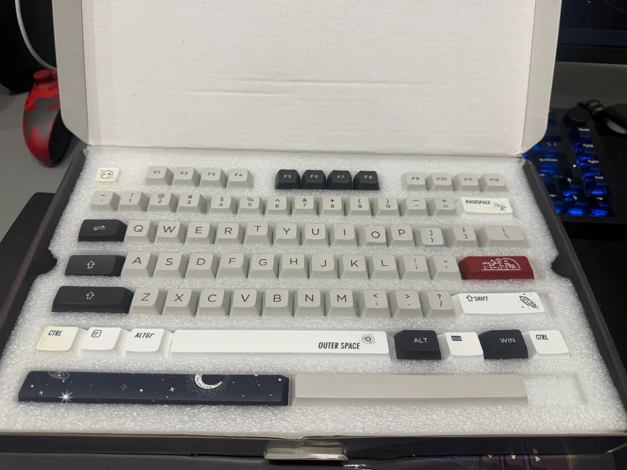 Teclado gamer 5075B Plus + jogo de keycaps extra  - Foto 3