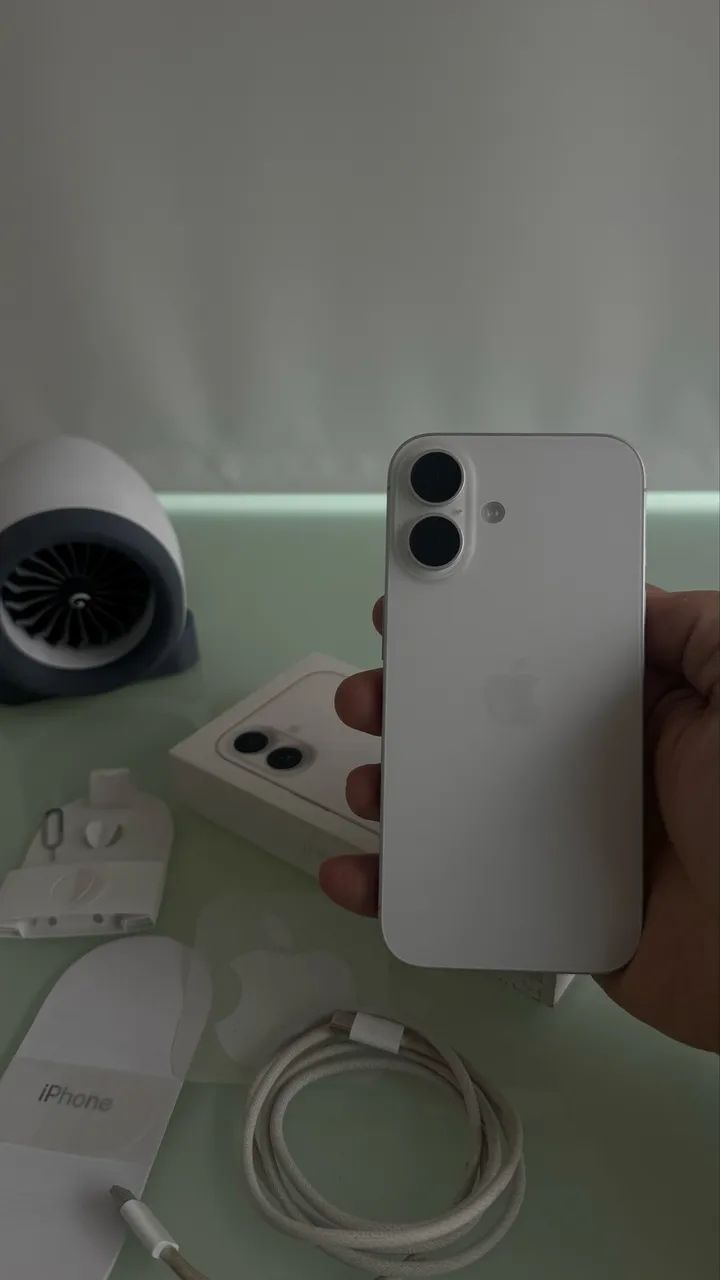 iPhone 16 128G - 11 Meses de Uso