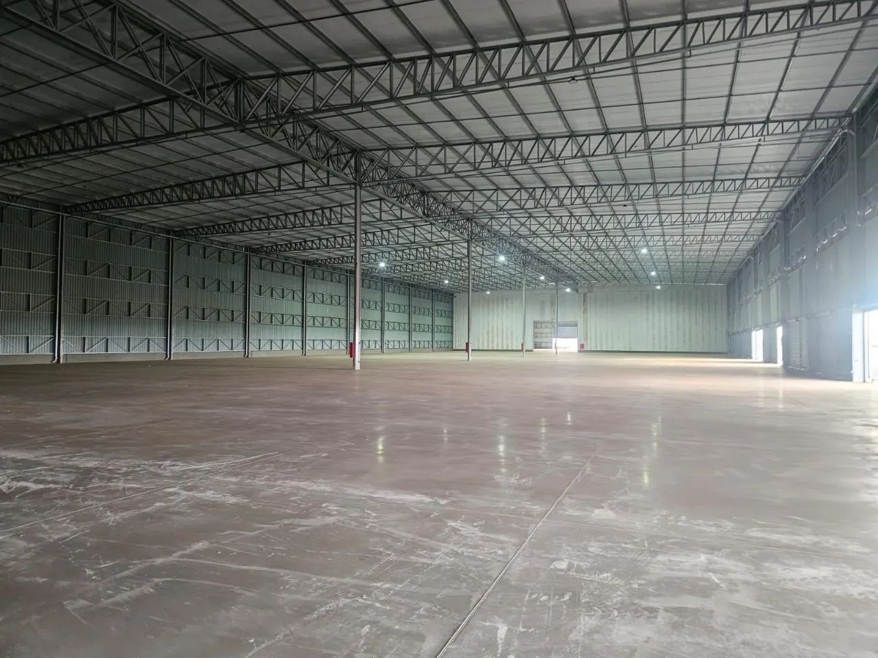Galpão Logístico para locação com 3000m² pé dir 11 mts, cobertura com 10 docas, pátio de e - Foto 2