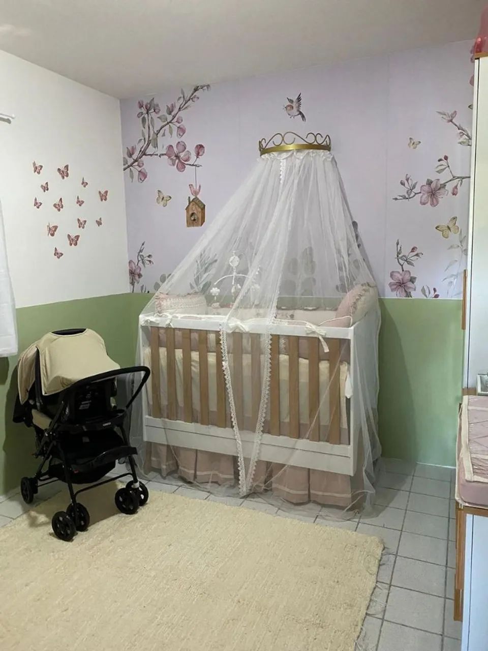 Berço com colchão para bebê 