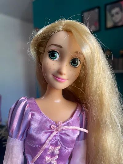 Boneca Boneca Rapunzel Disney Store Primeira Versão - Usada - Foto 2