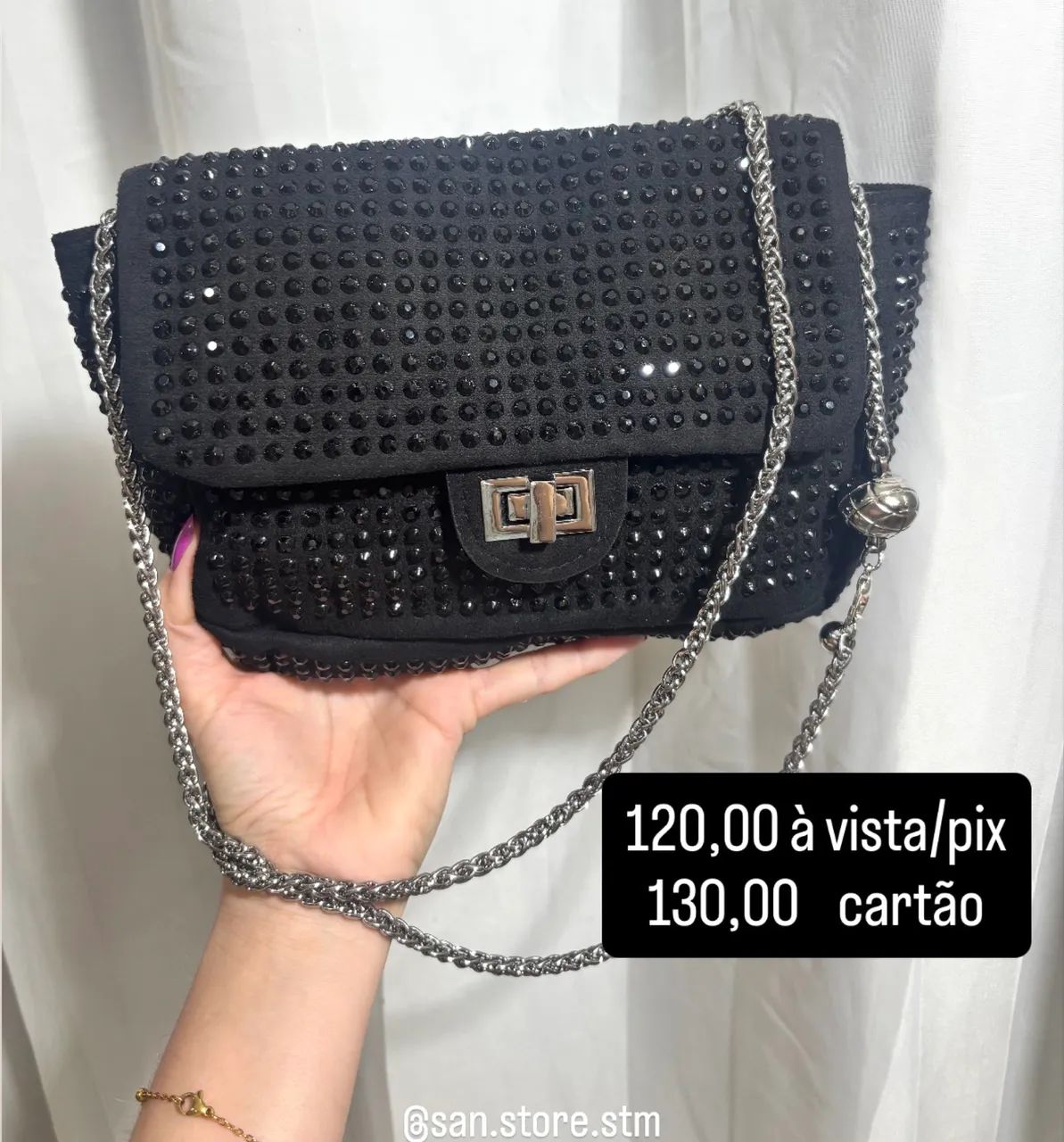 Bolsa com Brilhos e Alça de Corrente