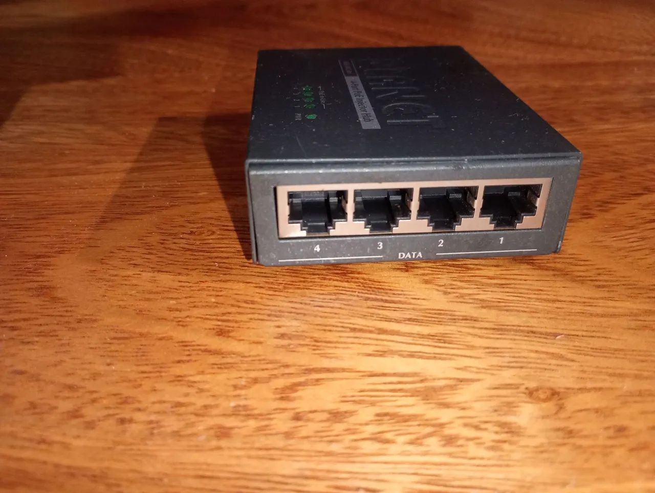 Injetor PoE Planet POE-400 - 4 Portas