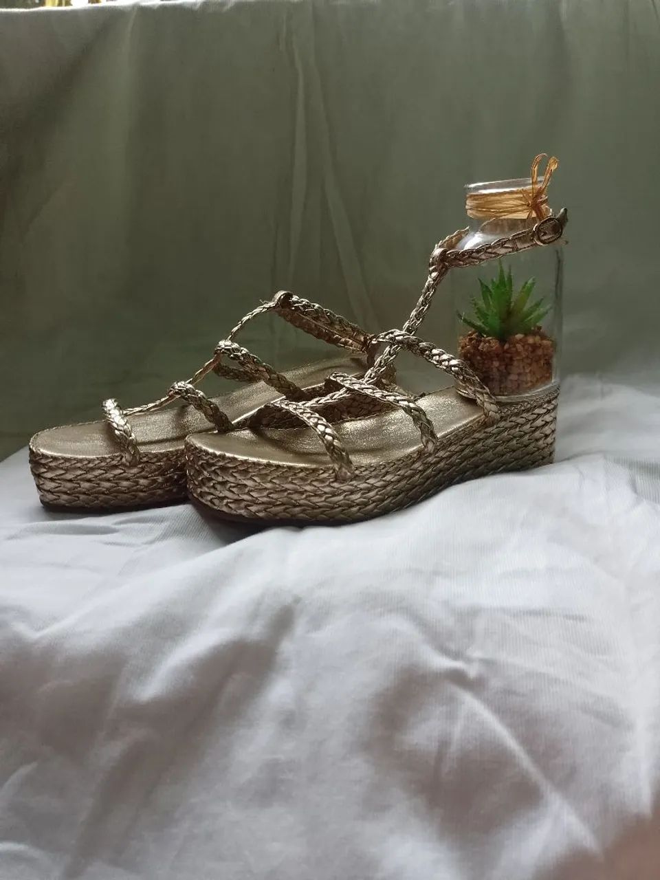 Plataforma AREZZO dourada 