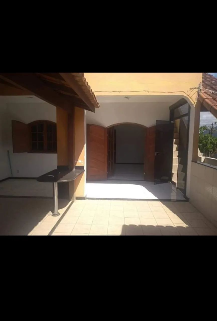 ALUGO CASA JD. TROPICAL 