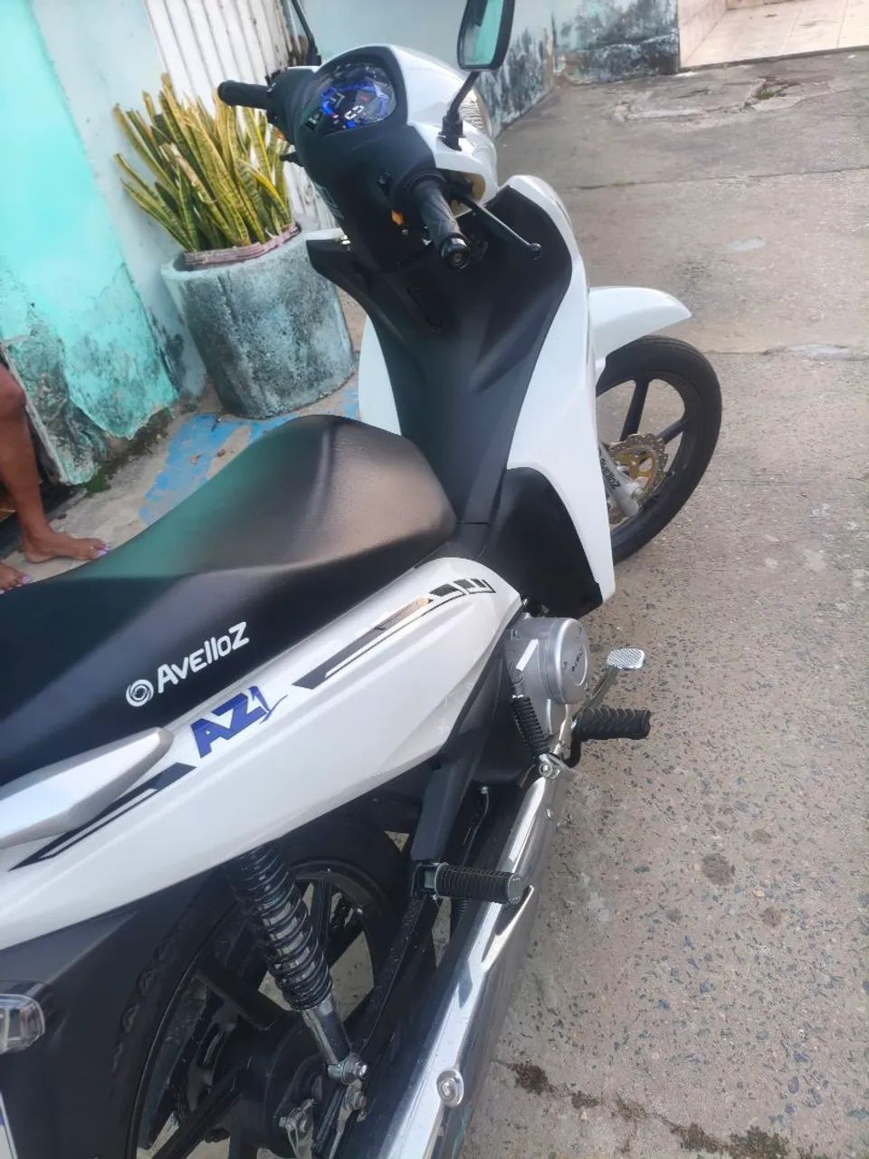 Moto Avelloz - Foto 3