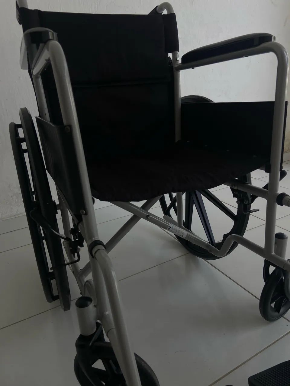 CADEIRA DE RODA