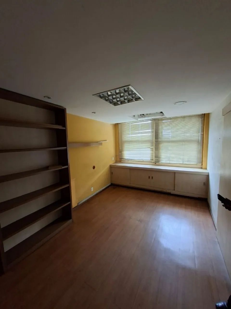 ALUGO SALA COMERCIAL AV ANTONIO CARLOS