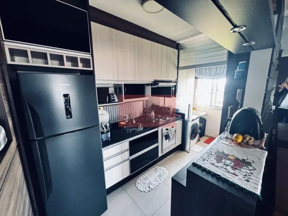 Apartamento completo de armários.