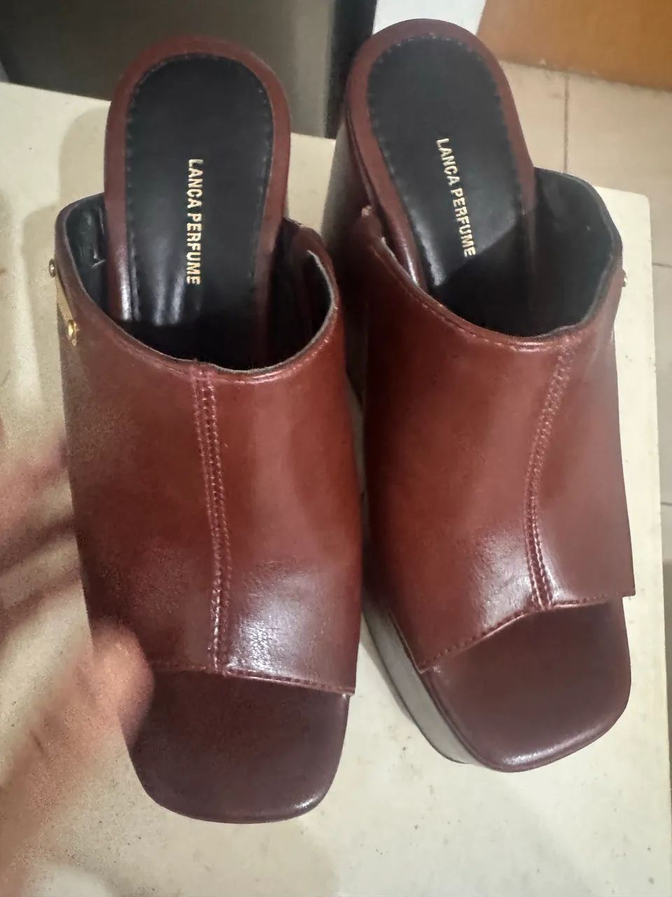 Sapatos variados de marca tamanho 35 - Foto 3