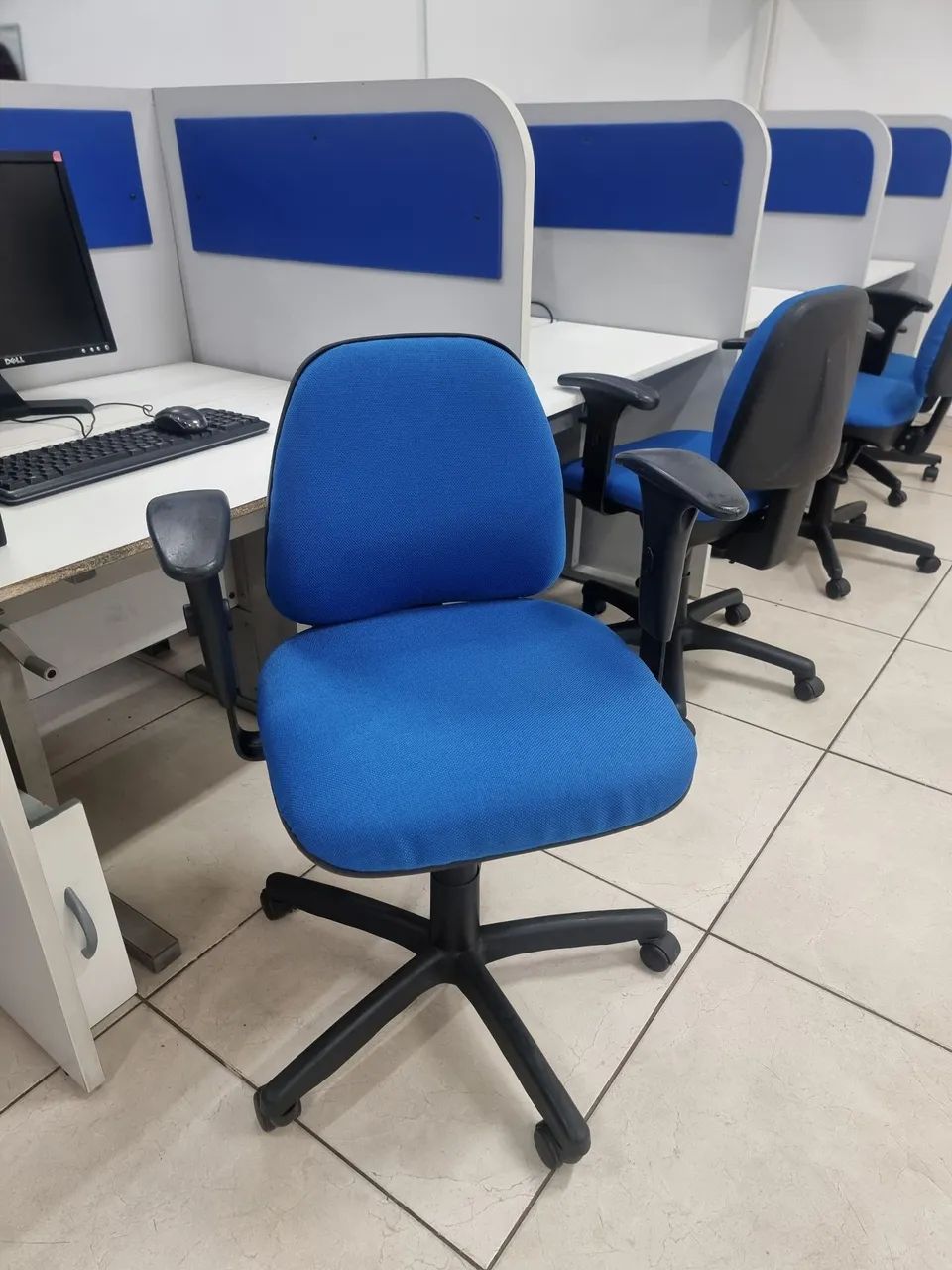 Cadeira NR17 em ótimo estado