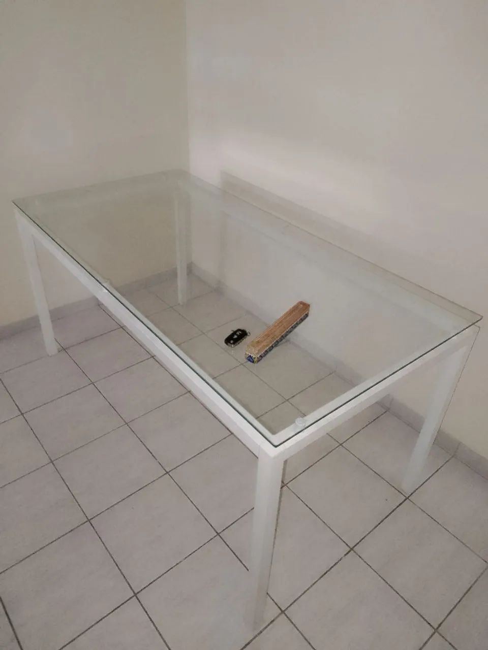 Mesa com 4 cadeiras de alumínio 