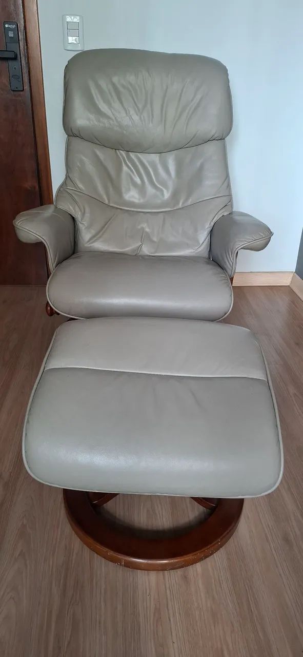 Poltrona giratória em couro natural - Foto 2