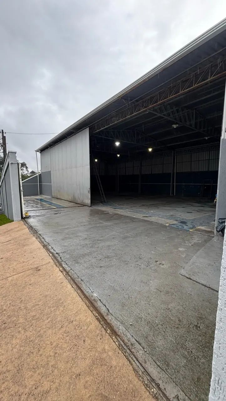ALUGA-SE BARRACÃO - 350 m² - Foto 2