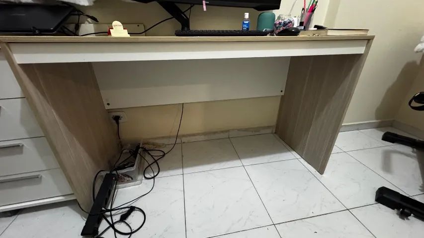Mesa de escritório TokStok e gaveteiro - Foto 4