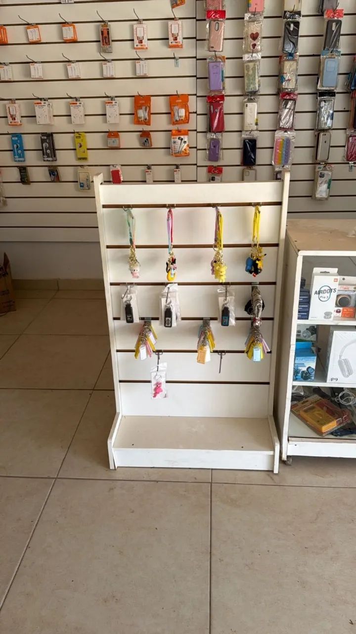 Móveis completos para loja de celular + capinhas - R$ 4.000 - Foto 5
