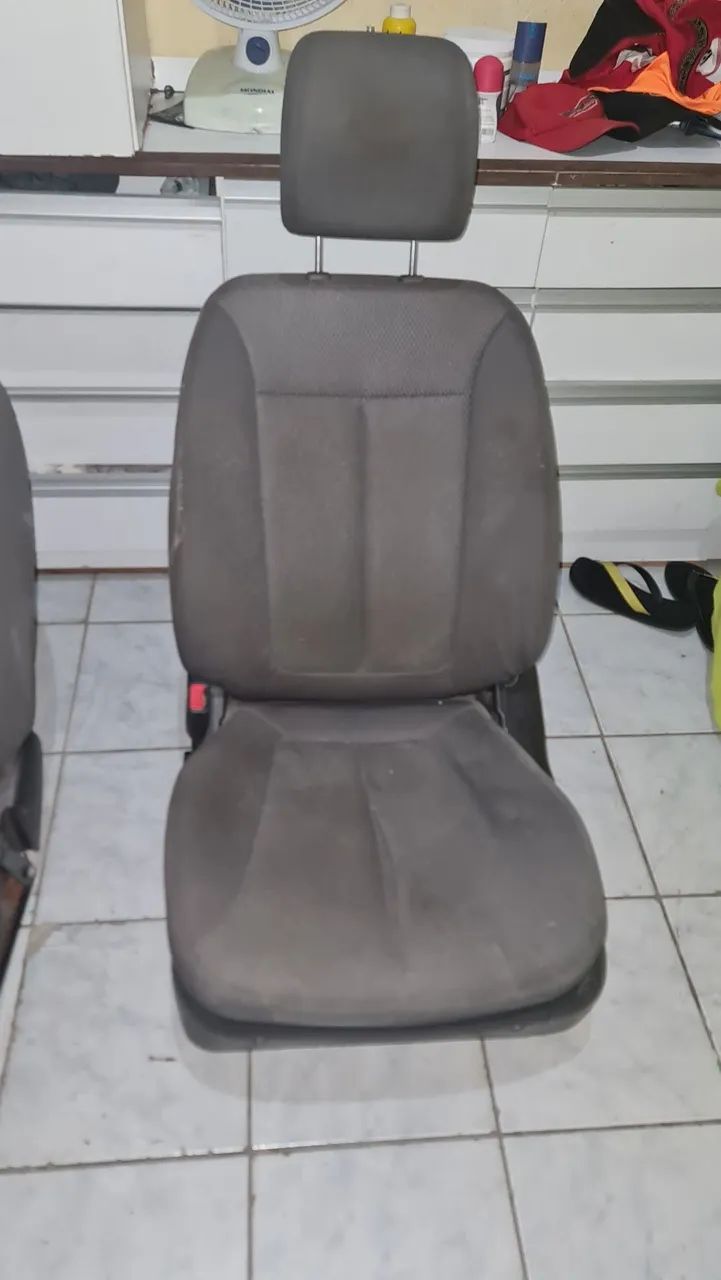 Banco dianteiro santa fé dar e vários carros só adaptar - Foto 3