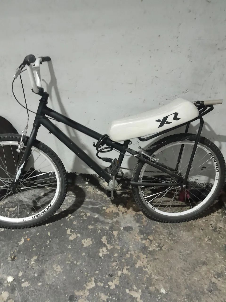 Bicicleta montadinha aro 24 semi nova  - Foto 2