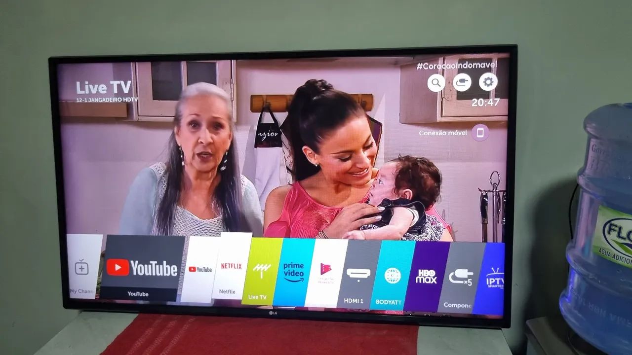 Tv lg smart 50 polegadas tem controle não tem pezinhos ok  - Foto 4