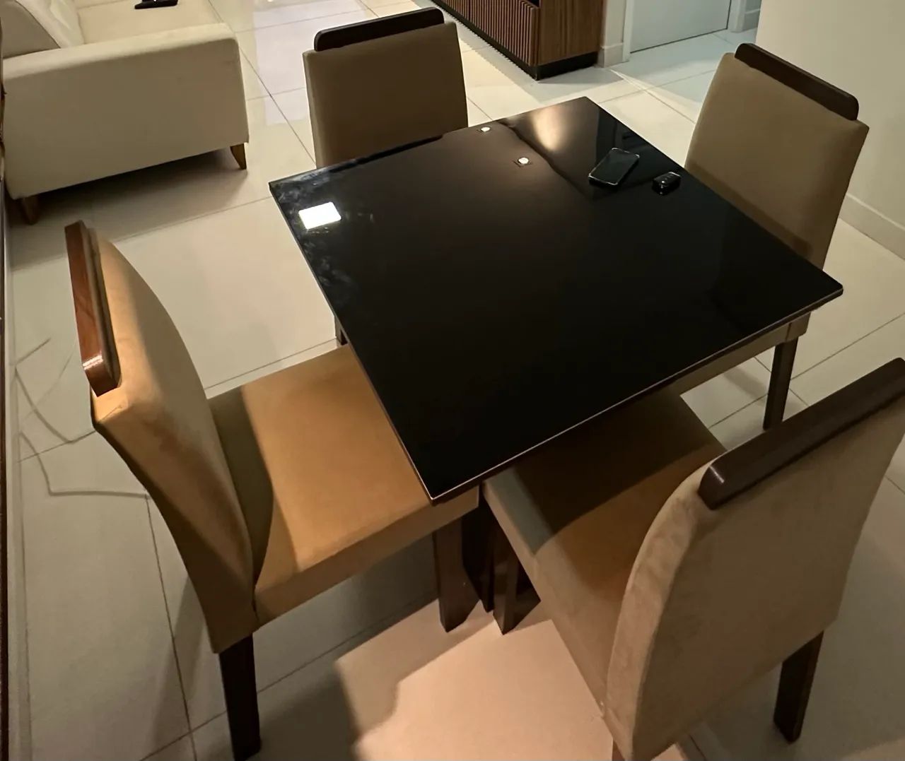 Mesa de Jantar + 4 Cadeiras  - Foto 2