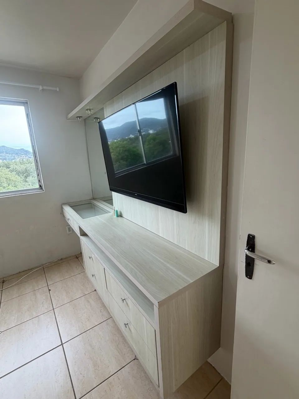 Hack suspenso com TV para quarto - Foto 4