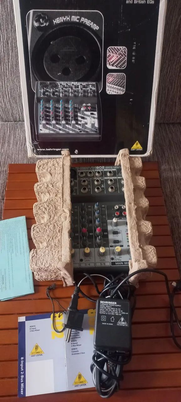 Mesa Behringer Xenyx 802 - Foto 5