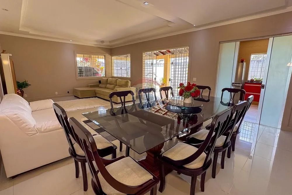 "Conforto e Estilo no Paranoá - Casa 5 Quartos"