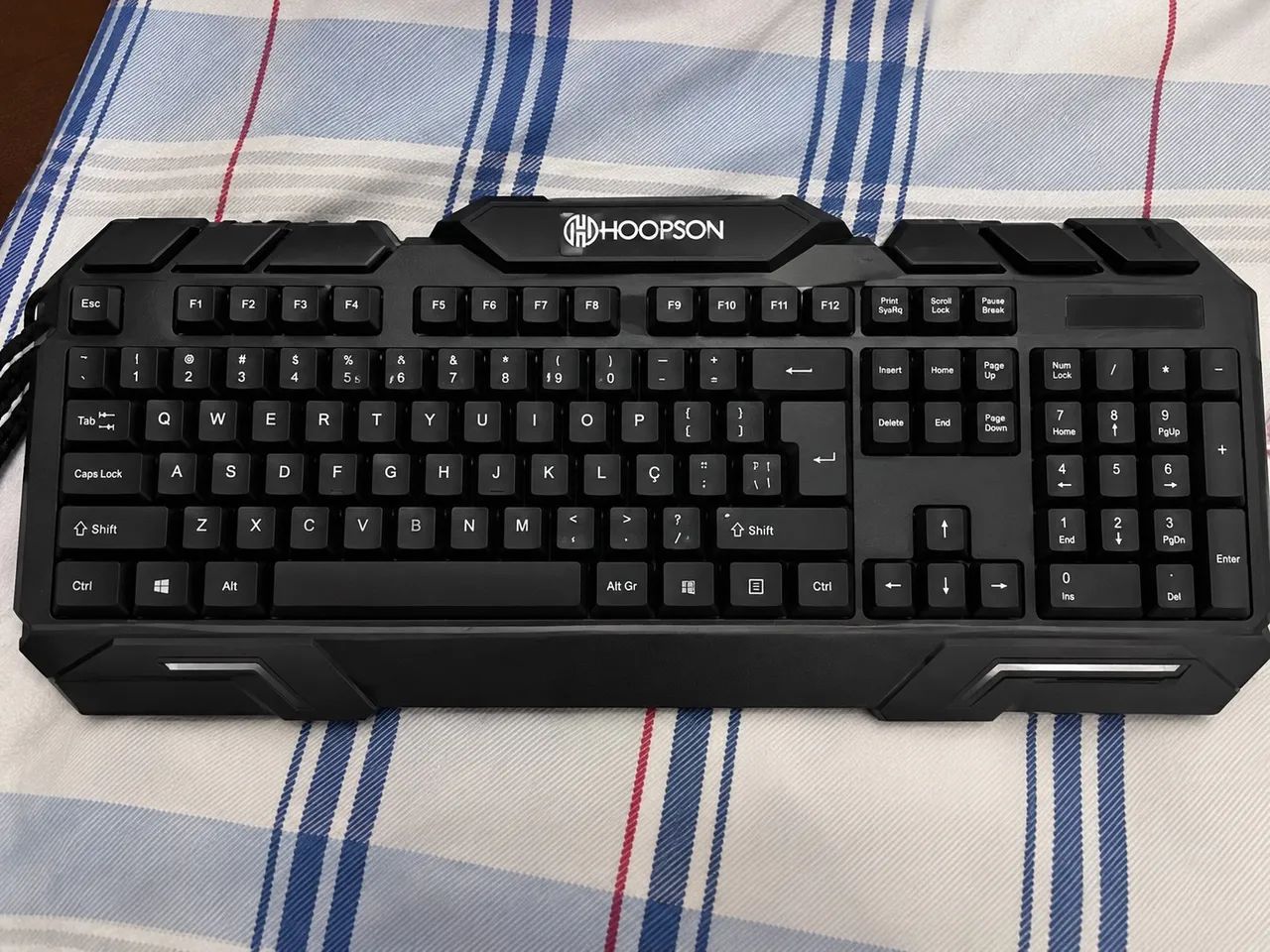 Teclado gamer com fio e led USB 