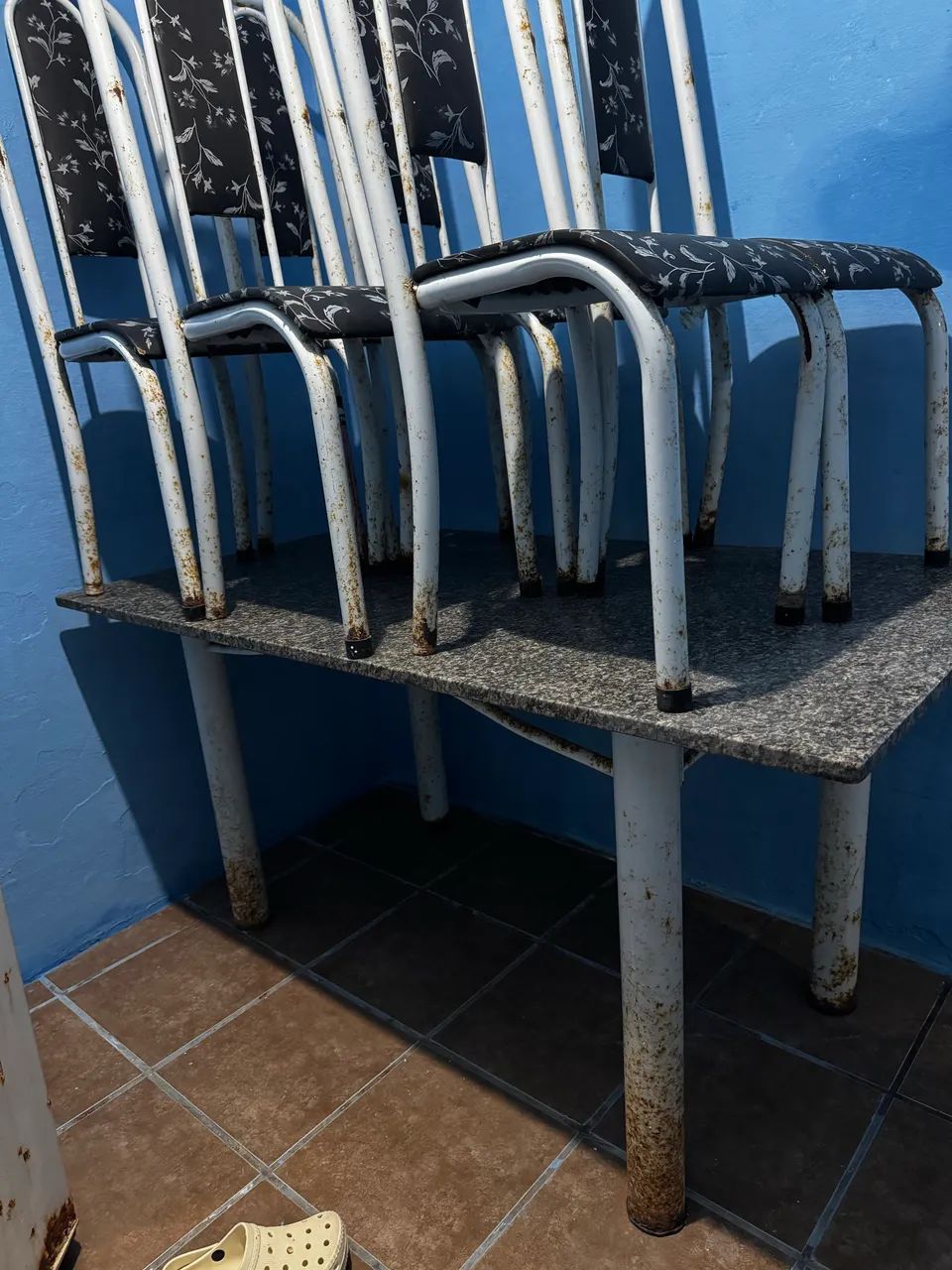 mesa com 4 cadeiras 