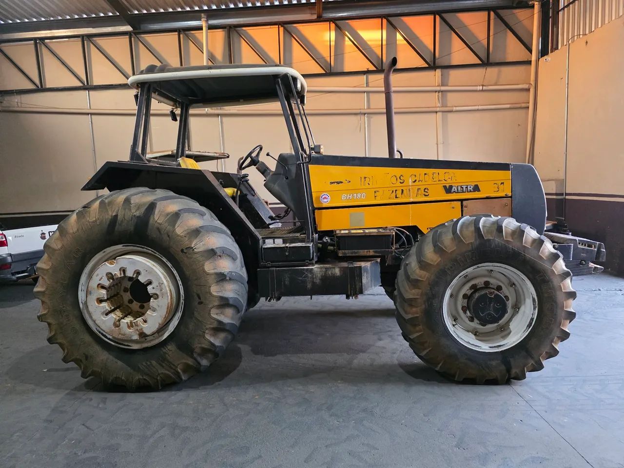TRATOR VALTRA BH 180  - Foto 5