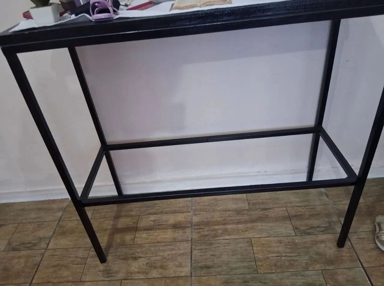 Mesa de canto com vidro encima